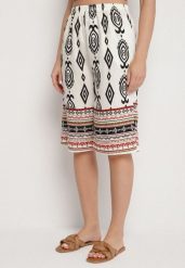 Jasnobeżowe Szorty z Wysokim Stanem i Wzorem Etno Filanetia. Brązowe szorty Born2be, bez wzorów, eleganckie. W wyprzedaży za 33.99 zł.