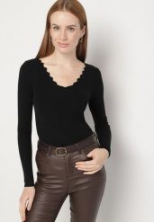 Czarny Dopasowany Sweter z Nieregularnym Dekoltem w Serek Fenarela. Czarne swetry Born2be, m, bez wzorów, z jeansu, biznesowe, bez ramiączek. Za 49.99 zł.