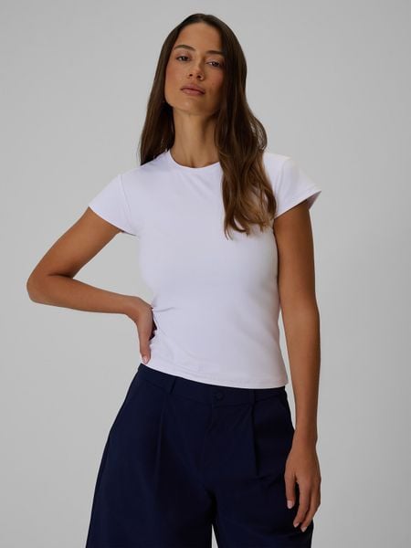 4F T-shirt slim gładki damski - biały L. Białe t-shirty 4f, l, bez wzorów, z tkaniny, klasyczne, bez kołnierzyka, bez ramiączek. W wyprzedaży za 49.99 zł.