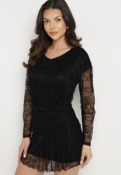 Czarna Sukienka Koronkowa z Gumką w Talii Naplisa. Czarne sukienki Born2be, uniwersalny, bez wzorów, z koronki, eleganckie, bez kołnierzyka, bez ramiączek, mini. W wyprzedaży za 110.49 zł.