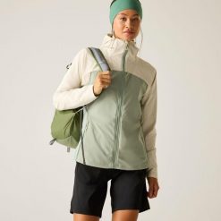 Damska wodoodporna kurtka softshell Dare 2B Nomadic. Brązowe kurtki przejściowe sportowe Dare 2b, bez wzorów, z materiału, bez kaptura, trekkingowe. Za 199.99 zł.