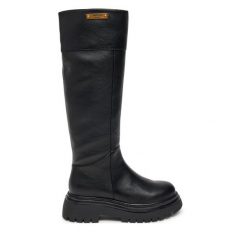 Kozaki TWINSET. Czarne kozaki Twinset, bez wzorów, bez obcasa, na płaskiej podeszwie, bez zapięcia. Za 1,249.00 zł.