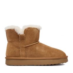Śniegowce Lasocki. Brązowe botki Lasocki, bez wzorów, bez obcasa, na płaskiej podeszwie, bez zapięcia. Za 219.99 zł.