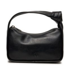 Torebka Calvin Klein Jeans. Czarne torebki klasyczne Calvin Klein Jeans, bez wzorów, z jeansu, klasyczne, bez dodatków. Za 299.99 zł.