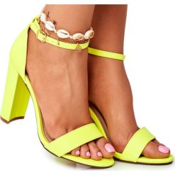 ADY Sandały Damskie Na Słupku Żółte Neon Anastasie. Żółte sandały ADY, bez wzorów, z materiału, eleganckie, bez obcasa, na słupku, bez zapięcia. Za 139.00 zł.