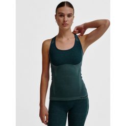 Damski bezszwowy tank top Hummel Clea. Zielone biustonosze Hummel, bez wzorów. Za 191.00 zł.
