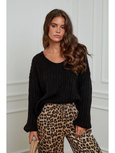 L'armoire de Suzette Sweter w kolorze czarnym rozmiar: 38/40. Czarne swetry L'armoire de Suzette, l, bez wzorów, z wełny, klasyczne, bez ramiączek. Za 200.60 zł.