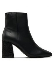 DKNY Botki Cavale II K3486930 Czarny. Czarne botki DKNY, bez wzorów, ze skóry, bez obcasa, na słupku, bez zapięcia. Za 369.99 zł.
