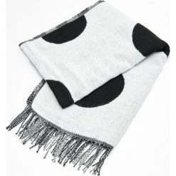 Szalik z kropki - Czarny. Czarne szaliki i kominy Cropp, w kropki. W wyprzedaży za 39.99 zł.