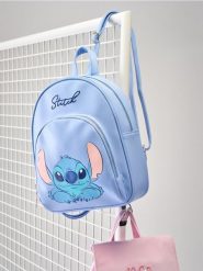 Plecak z aplikacją i haftem Stitch - błękitny. Niebieskie plecaki Sinsay, z aplikacjami, bez dodatków. Za 69.99 zł.