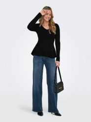 ONLY Sweter w kolorze czarnym rozmiar: S. Czarne swetry ONLY, s, bez wzorów, bez ramiączek. Za 115.95 zł.