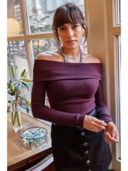 Olalook Sweter w kolorze fioletowym rozmiar: onesize. Różowe swetry Olalook, bez wzorów, bez ramiączek. Za 74.81 zł.