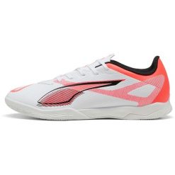 Buty piłkarskie Puma Ultra 5 Play IT. Białe buty trekkingowe Puma, bez wzorów, z gumy, bez zapięcia, do piłki nożnej. Za 238.00 zł.