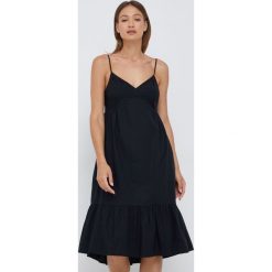 GAP sukienka bawełniana kolor czarny mini rozkloszowana. Czarne sukienki GAP, l, bez wzorów, z bawełny, bez kołnierzyka, bez ramiączek, mini, rozkloszowane. W wyprzedaży za 259.99 zł.