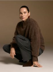 Sweter z wełną z alpaki - brązowy. Brązowe swetry Reserved, l, bez wzorów, z wełny, bez ramiączek. Za 359.99 zł.