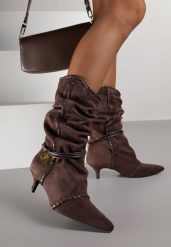 Brązowe Botki na Kaczuszce Slouchy Ozdobione Metaliczną Aplikacją i Sznurkiem Avodvire. Brązowe botki Renee, z aplikacjami, z jeansu, boho, bez obcasa, na obcasie, bez zapięcia. Za 139.99 zł.