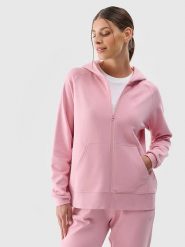 4F Bluza w kolorze jasnoróżowym rozmiar: S. Różowe bluzy 4f, s, bez wzorów, bez ramiączek, bez kaptura. Za 92.64 zł.