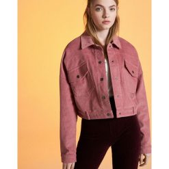 Sztruksowa kurtka - Różowy. Kurtki marki Cropp. Za 139.99 zł.