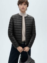 Mango Kurtka puchowa Blandi 87050349 Czarny Regular Fit. Czarne kurtki Mango, xl, bez wzorów, z puchu, bez kaptura. Za 199.99 zł.