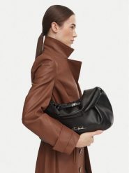 Steve Madden Torebka Bshannon 13002624 Czarny. Czarne torebki klasyczne Steve Madden, bez wzorów, ze skóry, bez dodatków. Za 519.99 zł.