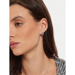 Kolczyki Guess. Szare kolczyki Guess, srebrne. Za 199.99 zł.