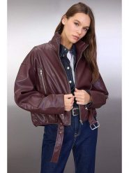 Trendyol Kurtka w kolorze bordowym ze skóry syntetycznej rozmiar: L. Czerwone kurtki Trendyol, l, bez wzorów, ze skóry, bez kaptura. Za 130.99 zł.