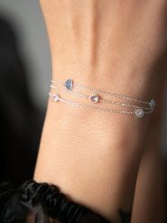 Heliophilia Srebrna bransoletka z elementami ozdobnymi rozmiar: onesize. Szare bransoletki Heliophilia, z cyrkonią, srebrne. Za 82.99 zł.