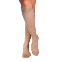 Długie skarpetki 3/4 z cienkiej wełny w kolorze beżowym. Brązowe skarpetki OEM, bez wzorów, z wełny. W wyprzedaży za 57.39 zł.