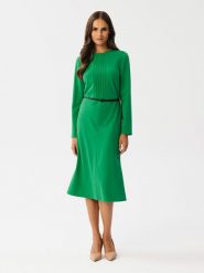 Stylove Sukienka w kolorze zielonym rozmiar: XL. Zielone sukienki Stylove, na co dzień, xl, bez wzorów, ze skóry, bez kołnierzyka, bez ramiączek, midi, proste. Za 295.95 zł.