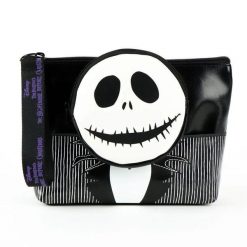 Podróżna torba toaletowa Cerda Disney Nightmare Before Christmas. Czarne torby podróżne CERDA, z aplikacjami, z materiału, zdobione. Za 166.50 zł.