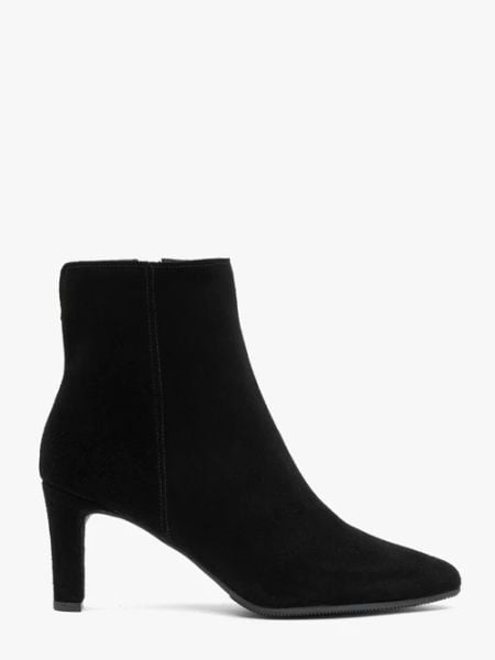 Czarne botki welurowe na szpilce. Czarne botki Ryłko, bez wzorów, ze skóry, eleganckie, bez obcasa, na obcasie, bez zapięcia. Za 449.99 zł.