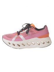 ON RUNNING Buty "Cloudeclipse" w kolorze jasnoróżowym do biegania rozmiar: 42. Różowe buty do biegania On Running, bez wzorów, bez zapięcia, do biegania. Za 506.32 zł.