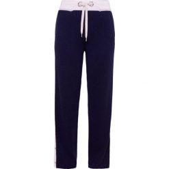 FTC Cashmere Spodnie treningowe nautica. Spodnie dresowe marki FTC Cashmere. W wyprzedaży za 881.40 zł.