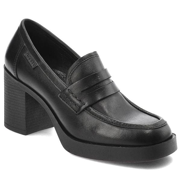 Czarne Półbuty Nessi Gustowne Buty Na Obcasie. Czarne półbuty wsuwane Nessi, bez wzorów, biznesowe, bez obcasa, na obcasie. Za 373.99 zł.