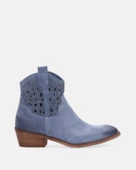 GRANATOWE BOTKI Z AŻUROWĄ CHOLEWKĄ 13550L CAM JEANS. Botki Venezia, w ażurowe wzory, z jeansu, bez obcasa, bez zapięcia. Za 569.00 zł.