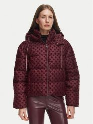 Guess Kurtka zimowa W6BL56 W4195 Bordowy Regular Fit. Czerwone kurtki Guess, na zimę, l, z aplikacjami, z syntetyku, bez kaptura. Za 794.99 zł.