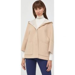 Weekend Max Mara dwustronny płaszcz wełniany kolor beżowy przejściowy oversize. Brązowe płaszcze Weekend Max Mara, bez wzorów, z materiału, z kapturem. W wyprzedaży za 1,429.90 zł.