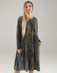 Wzorzysta sukienka ze sztruksu. Sukienki Unisono, l, bez wzorów, z bawełny, bez kołnierzyka, bez ramiączek, midi, rozkloszowane. Za 239.00 zł.