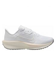 Nike Buty "QUEST 6" w kolorze białym do biegania rozmiar: 37,5. Białe buty do biegania Nike, bez wzorów, bez zapięcia, do biegania. Za 254.95 zł.