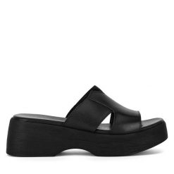 Klapki Lasocki. Czarne klapki Lasocki, bez wzorów, bez obcasa, bez zapięcia. Za 159.99 zł.
