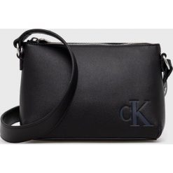 Calvin Klein Jeans torebka kolor czarny. Czarne listonoszki Calvin Klein Jeans, bez wzorów, z jeansu, na ramię, bez dodatków. Za 399.99 zł.