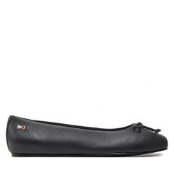 Baleriny Tommy Hilfiger. Niebieskie baleriny Tommy Hilfiger, bez wzorów, bez obcasa, bez zapięcia. Za 299.99 zł.