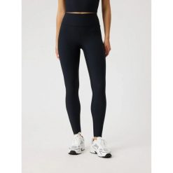 Damskie legginsy Björn Borg Studio. Czarne legginsy Björn Borg, bez wzorów, z elastanu, eleganckie. Za 399.00 zł.