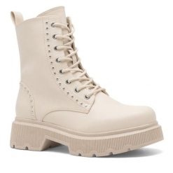 Trapery DeeZee. Brązowe traperki DeeZee, bez wzorów, bez obcasa, bez zapięcia. Za 179.99 zł.