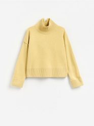 Wełniany sweter - jasnożółty. Żółte swetry Reserved, l, bez wzorów, z dzianiny, bez ramiączek. Za 259.99 zł.