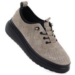 Skórzane półbuty ażurowe na platformie fango Jezzi 26PB18-135. Półbuty wsuwane Jezzi, w ażurowe wzory, ze skóry, bez obcasa, na platformie. Za 189.99 zł.