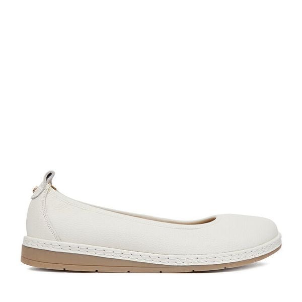 Baleriny Lasocki. Baleriny Lasocki, bez wzorów, bez obcasa, bez zapięcia. Za 199.99 zł.