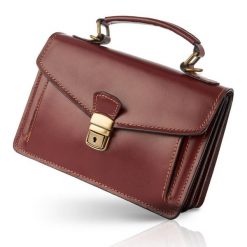 Skórzany kuferek damski jasnobrązowy Paolo Peruzzi GA452. Brązowe torebki klasyczne PAOLO PERUZZI, bez wzorów, z materiału, na ramię, bez dodatków. Za 239.99 zł.