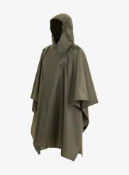 Turystyczna peleryna przeciwdeszczowa Trekmates Tour Poncho - moss. Zielone kurtki przeciwdeszczowe TREKMATES, bez wzorów, z materiału, bez kaptura, trekkingowe. Za 159.99 zł.