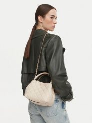 Guess Torebka Juliet Mini HWQG24 56710 Kremowy. Białe torebki klasyczne Guess, z aplikacjami, ze skóry, bez dodatków. Za 544.99 zł.